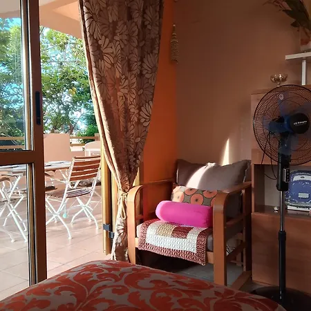 Deluxe Garden Flat Near Terra-mitica *