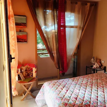 Deluxe Garden Flat Near Terra-mítica Apartamento *