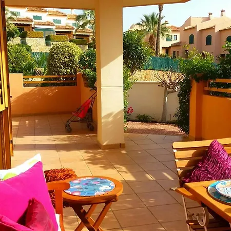 Deluxe Garden Flat Near Terra-mítica