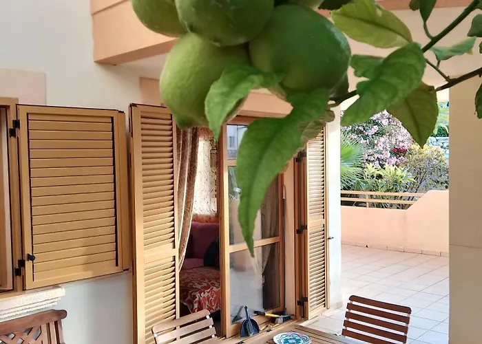 Deluxe Garden Flat Near Terra-mitica Appartamento