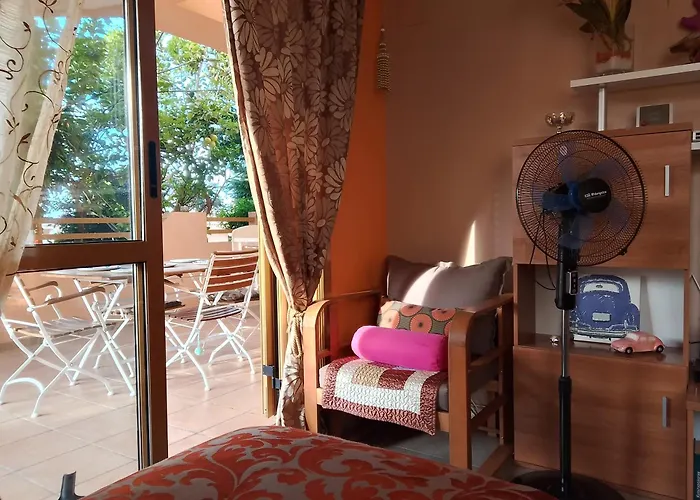 Deluxe Garden Flat Near Terra-mitica *