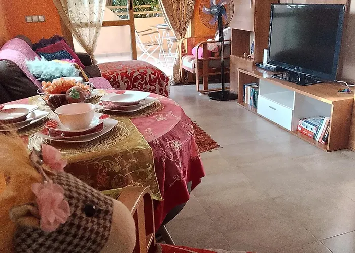 Deluxe Garden Flat Near Terra-mitica